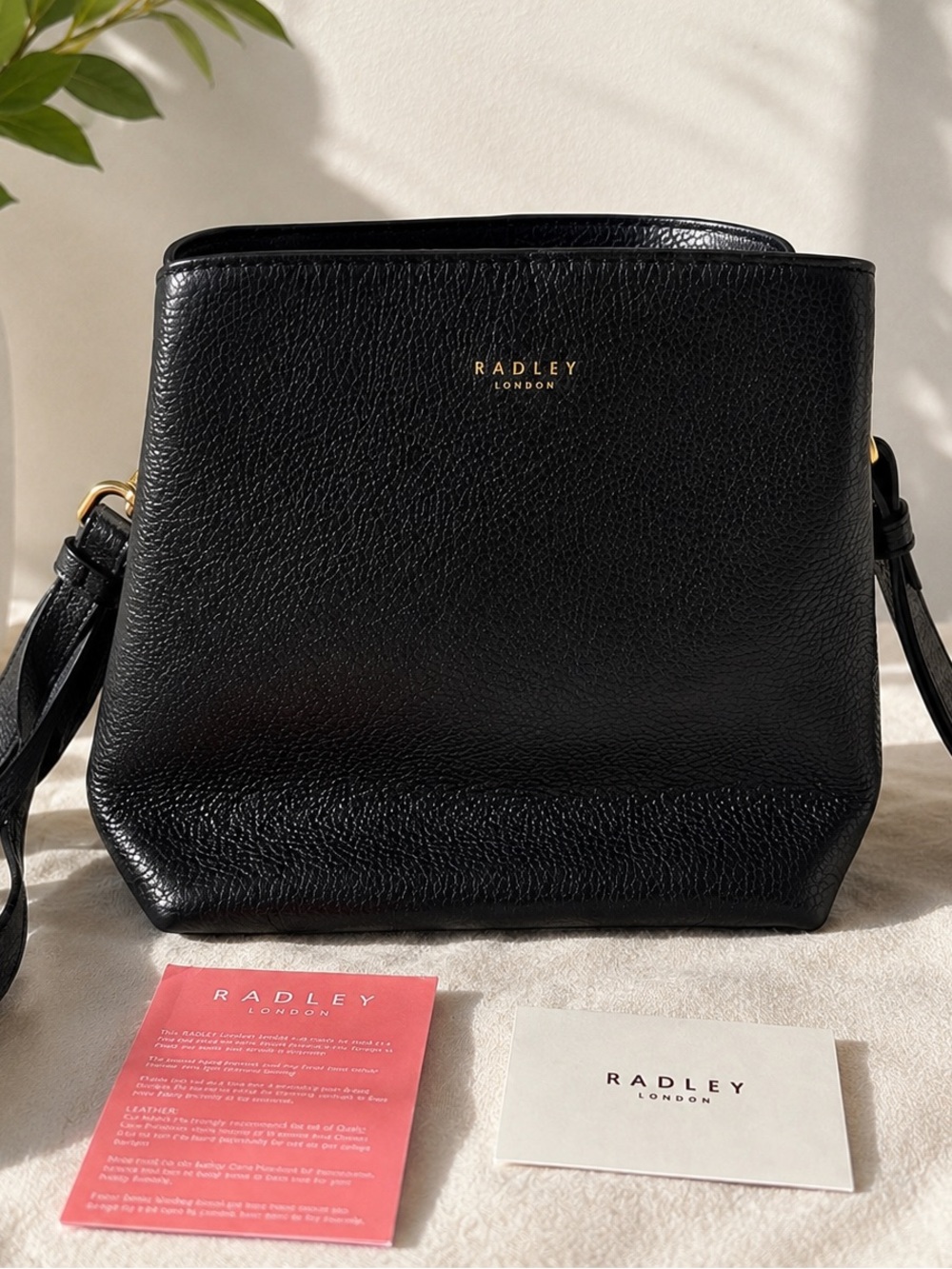 RADLEY LONDON Black Pebbled Leather Shoulder Bag with Gold Logo